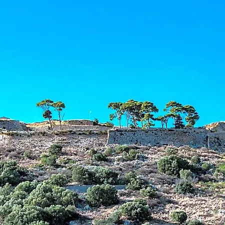 Ξενοδοχείο Ionis 2*