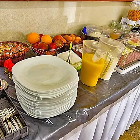 Ionis Hotel 2*